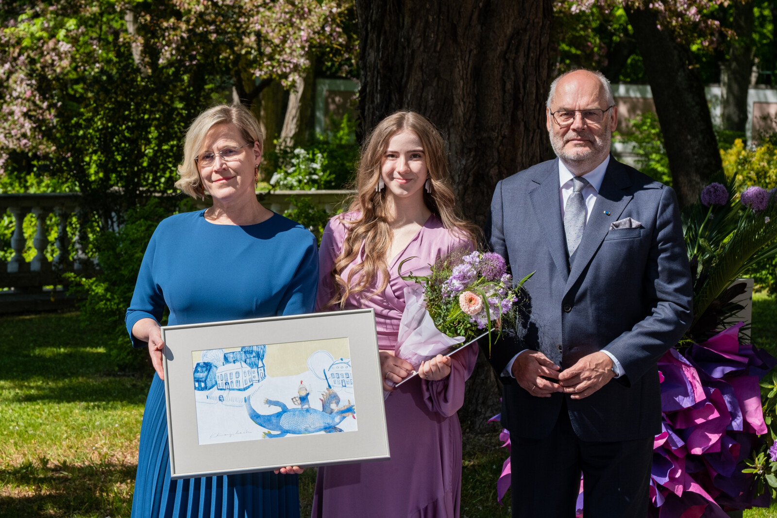 30.05.2023, Tallinn. „Lastega ja lastele“ Vabariigi Presidendi kantselei. Vasakult paremale Ülle Madise, Lisette Lee, Alar Karis. Foto: Aron Urb